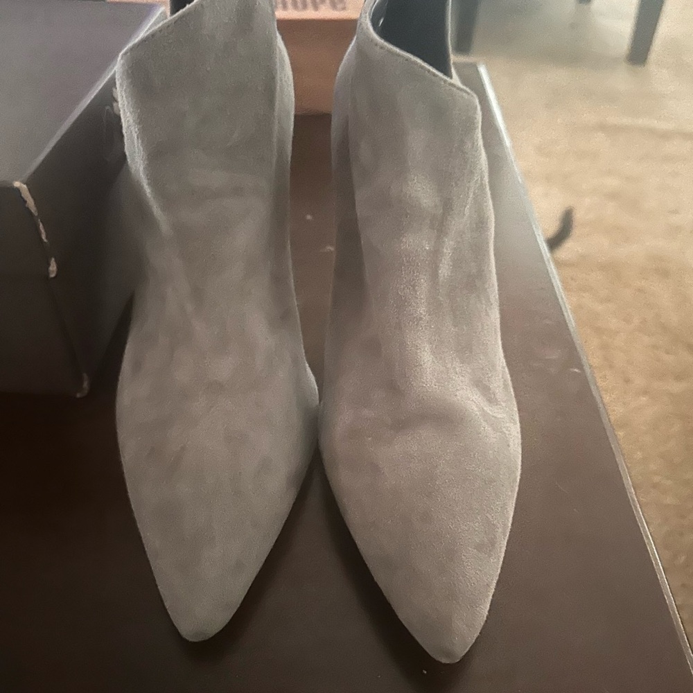 Enzo Angiolini Gray Suede Ankle Boots with Sleek Silhouette